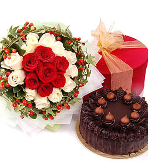 1/2 Kg Cake+24 red and white roses bunch