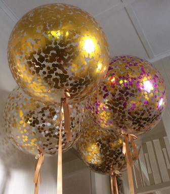 4 Clear Balloon with gold confetti